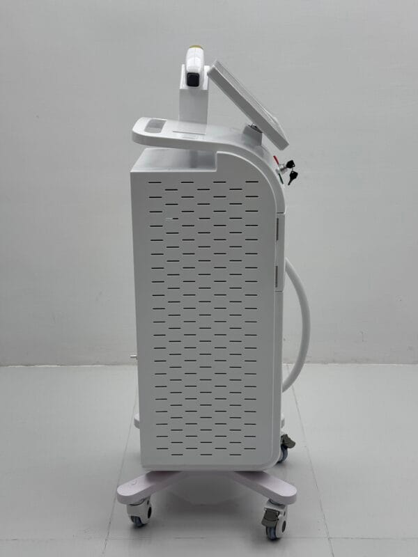Soprano Titanium White No Waveguide Laser Ver. cmxu