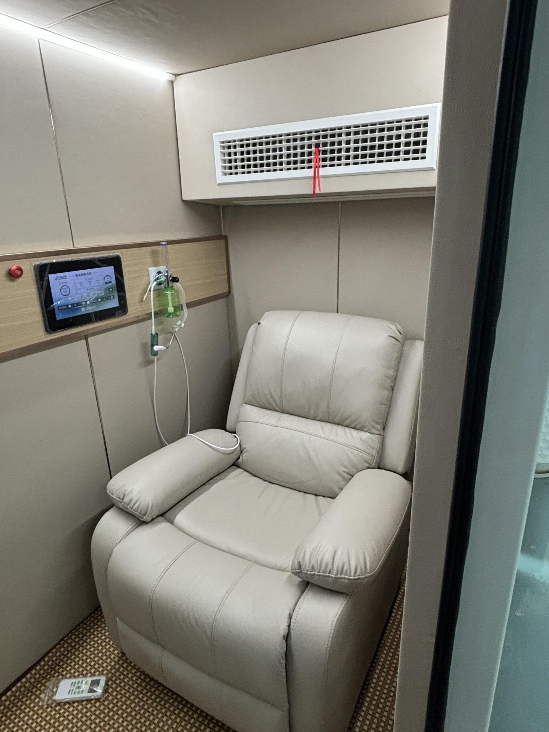 1.5 ATA Hyperbaric Oxygen Chamber Detail 05